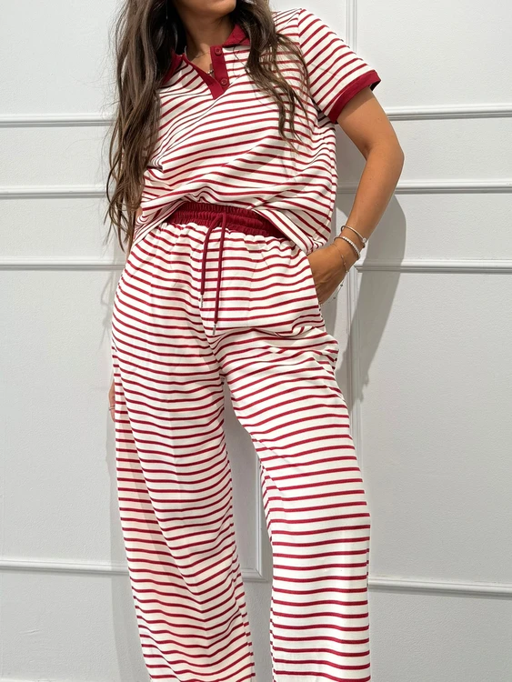 חליפת אמנדה אדום