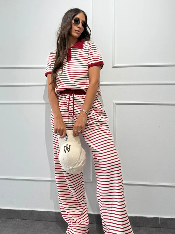 חליפת אמנדה אדום