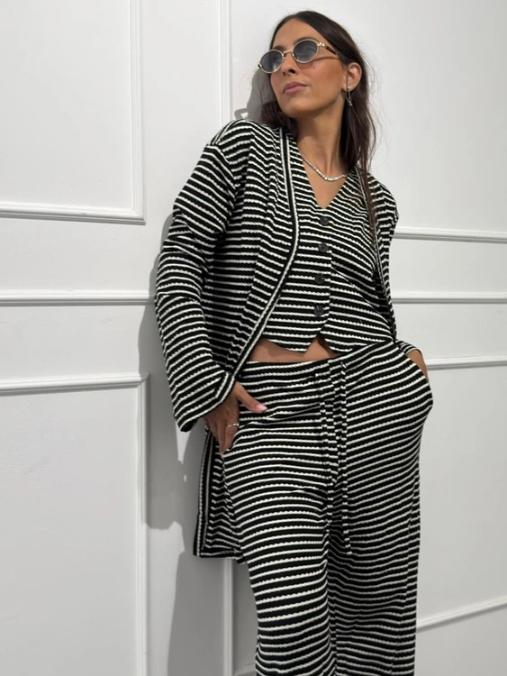 חליפת 3 חלקים - שחור לבן