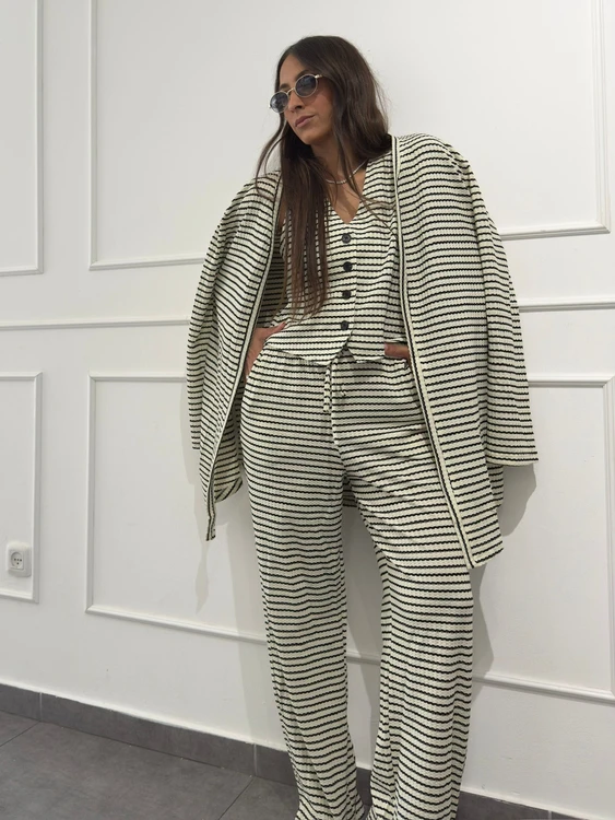 חליפת 3 חלקים - לבן שחור