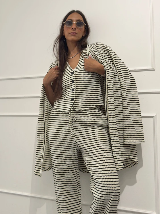 חליפת 3 חלקים - לבן שחור