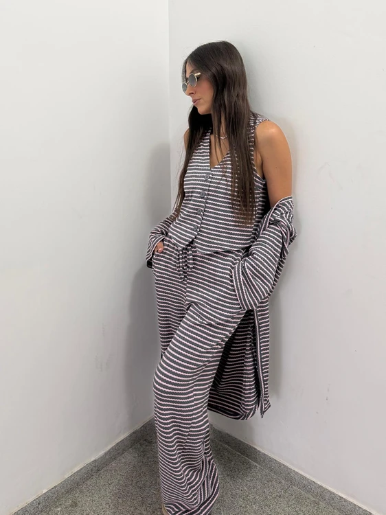 חליפת 3 חלקים -אפור ורוד