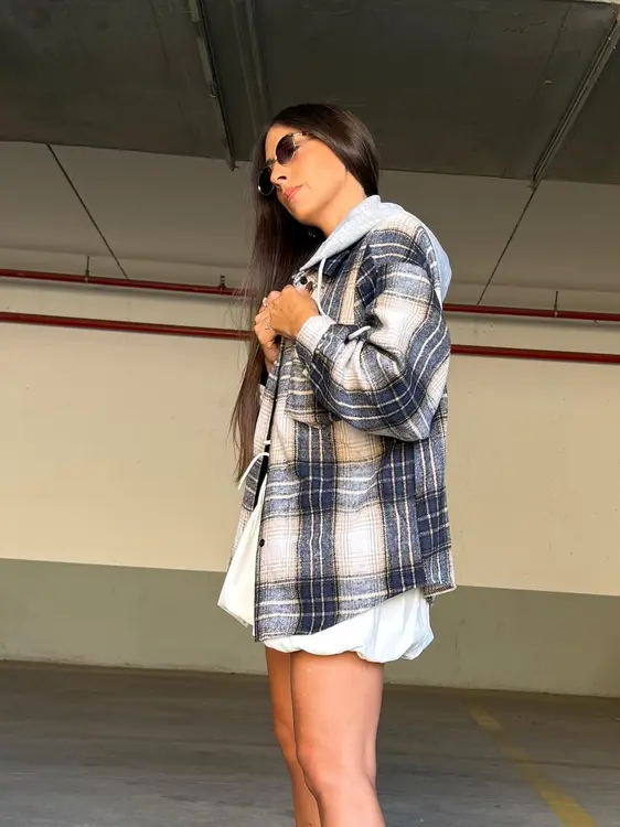 מכופתרת משבצות