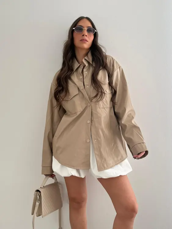 מכופתרת דמוי עור