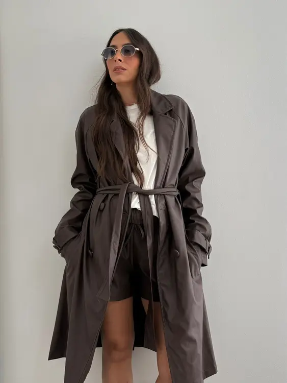 חליפת דמוי עור