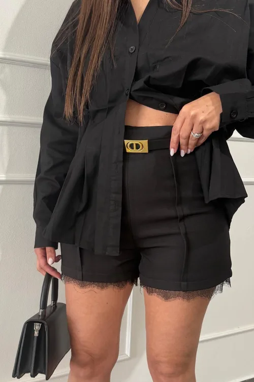 שורט מחויט פס תחרה