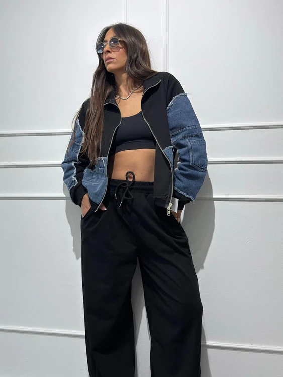 חליפה בשילוב ג'ינס