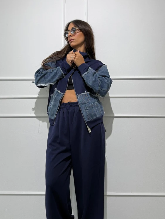 חליפה בשילוב ג'ינס