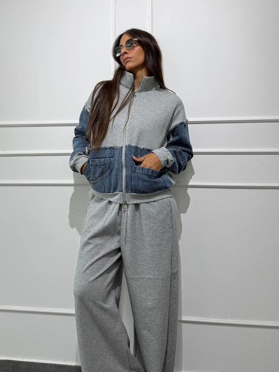 חליפה בשילוב ג'ינס