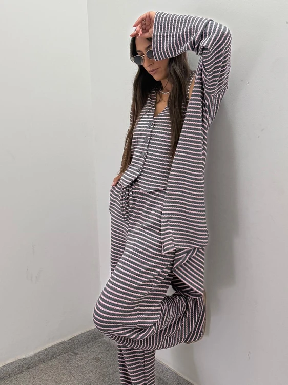 חליפת 3 חלקים -אפור ורוד