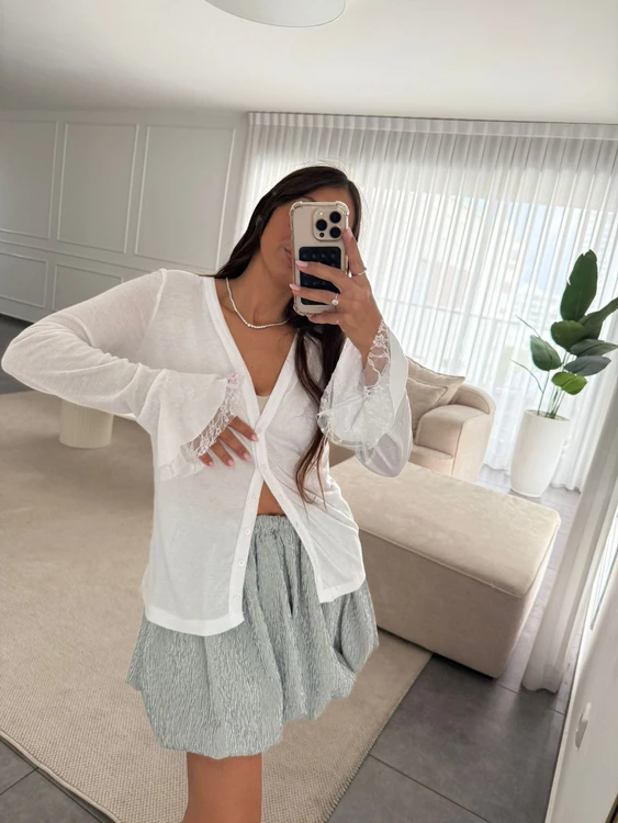 חולצת פעמון תוספת תחרה