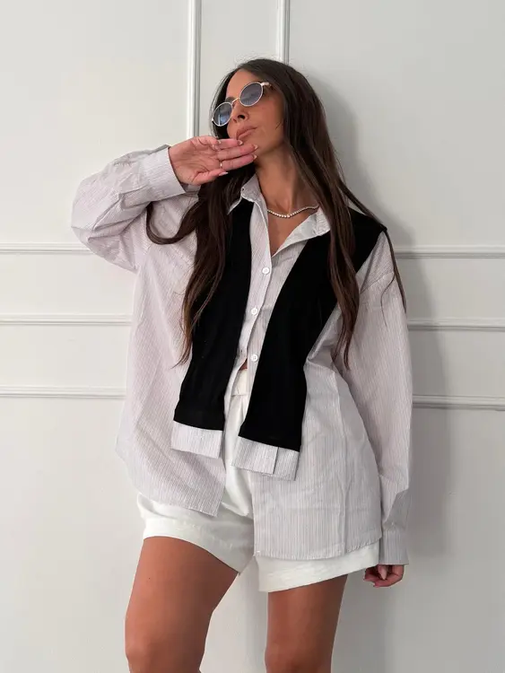 מכופתרת + צעיף לא מחובר