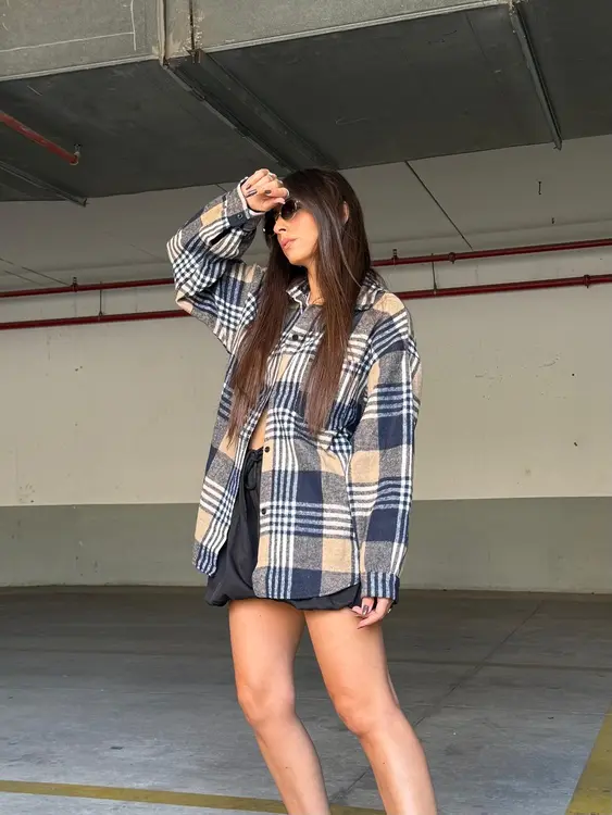 מכופתרת משבצות