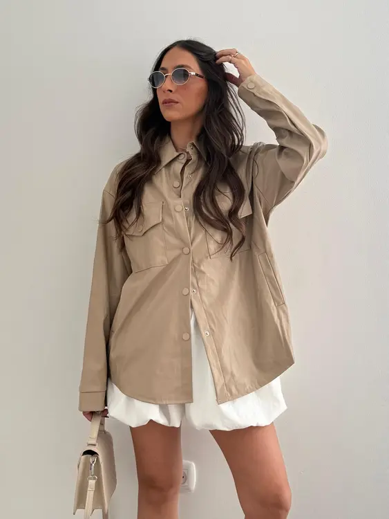 מכופתרת דמוי עור