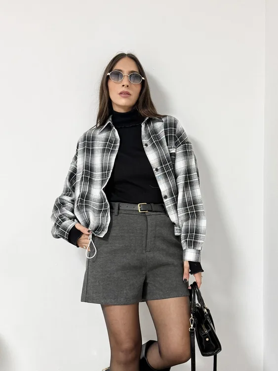 מכופתרת משובץ