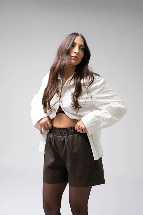 מכנס דמוי עור חום