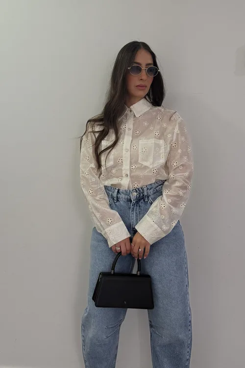 מכופתרת פרח